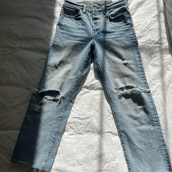 Distressed Levi Jeans - Picture 1 of 2